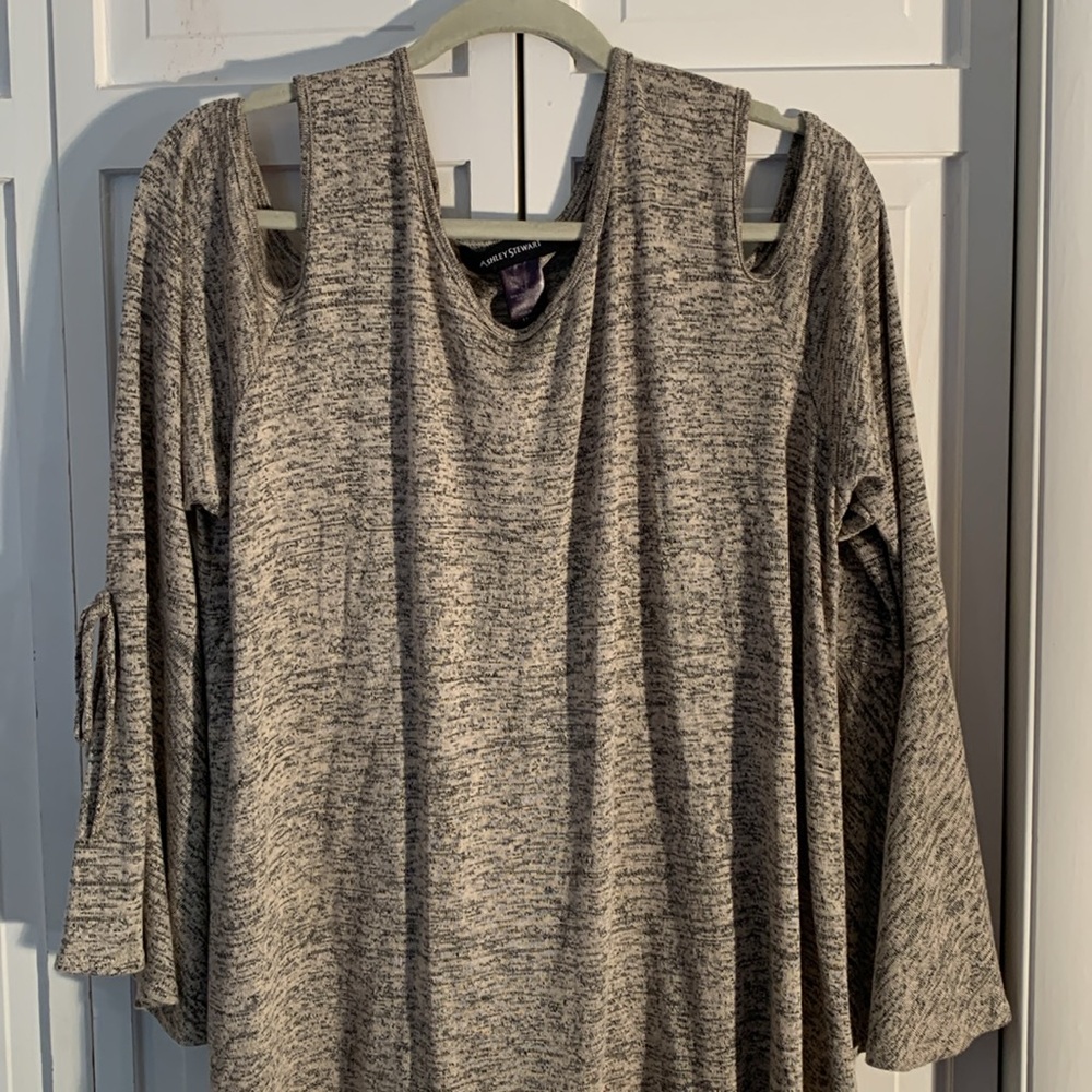 Ashley Stewart Gray & Tan Crew Neck Open Shoulder Sweater EUC - Picture 2 of 8